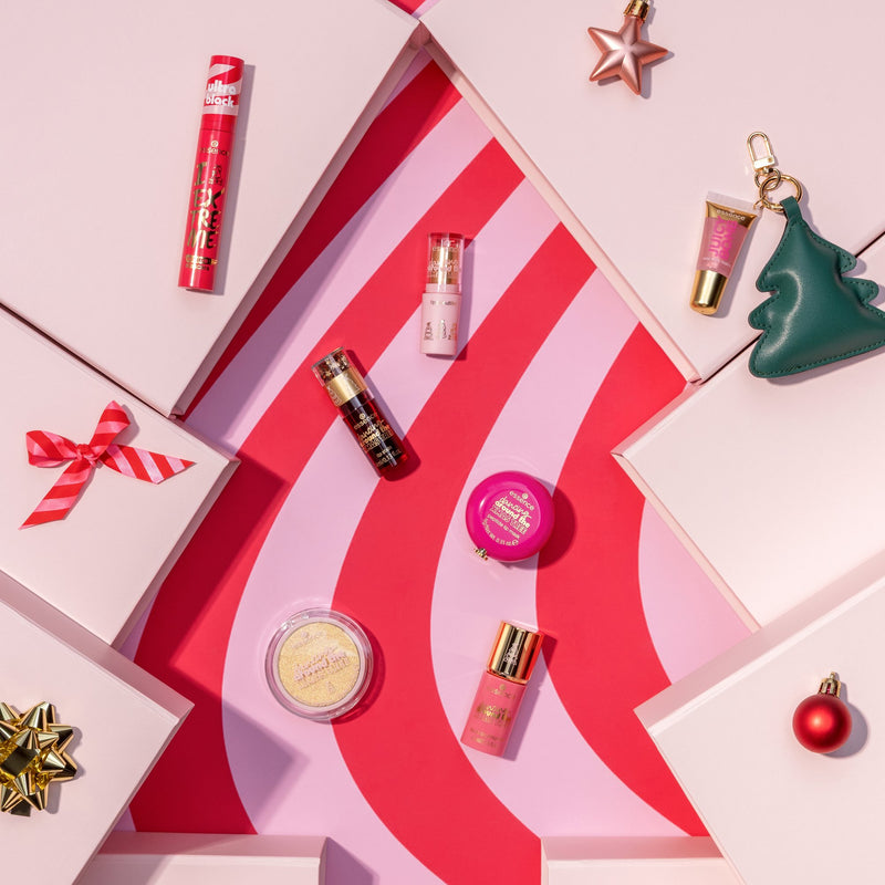 Essence Dancing Around the Xmas Tree All Over Highlighter 01 Dancefloor Dust, all-over highlighter met gouden glinstering