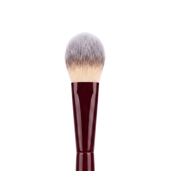 Boozyshop Flawless Multi Face Brush, Nahaufnahme des Pinselkopfs vor weißem Hintergrund