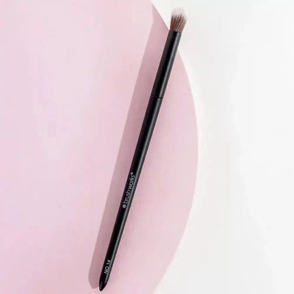 Brushworks No. 14 Fluffy Blending Eye Brush