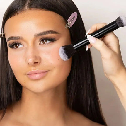 Brushworks No. 6 Double Ended Powder and Buff Brush