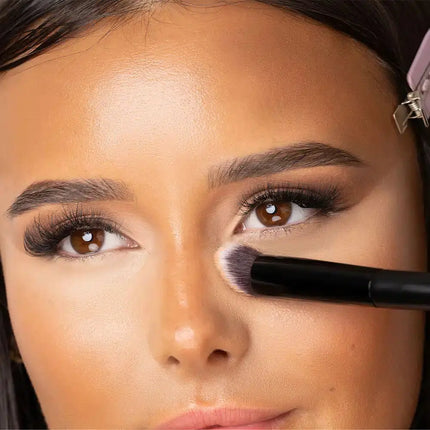 Brushworks No. 8 Precise Angled Concealer Buffing Brush