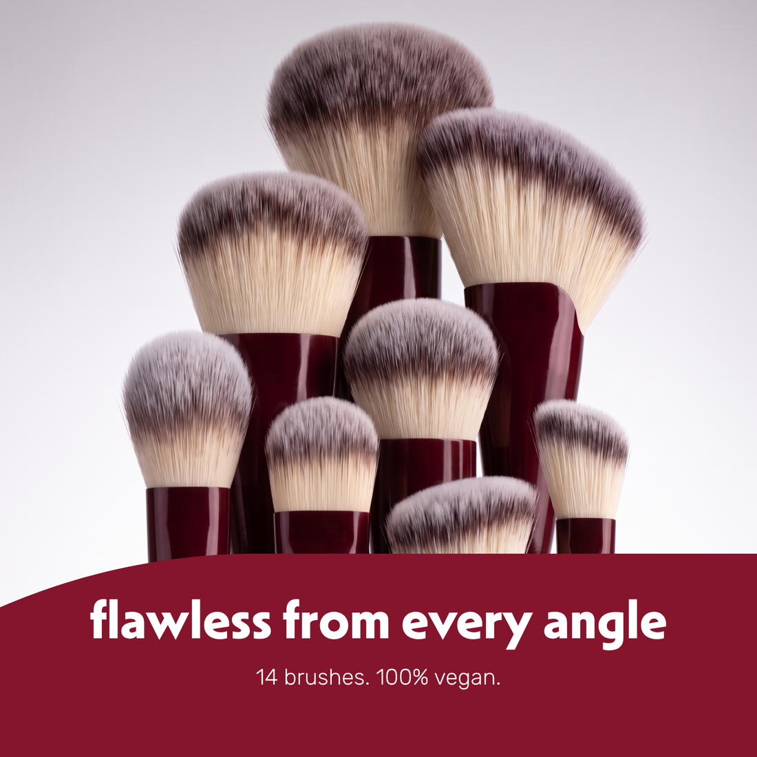 Die vierzehn Pinsel der Boozyshop Flawless Pinselserie nebeneinander