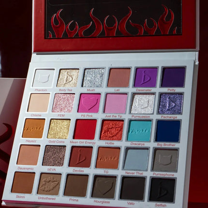 Glamlite x Daus 30 Shade Artistry Palette
