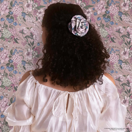 Kitsch x Bridgerton Satin Rosette Medium Flat Cloud Clip Wisteria