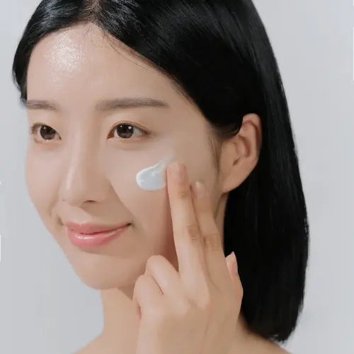 SKIN1004 Madagascar Centella Hyalu-Cica Water-Fit Sun Serum SPF50+ 50 ml.